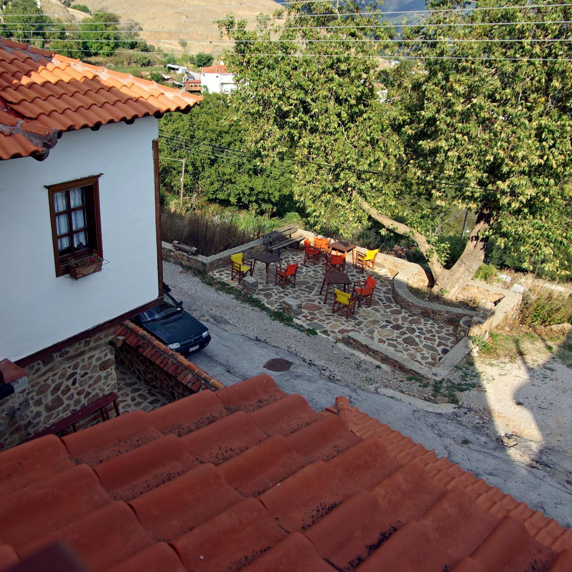 Nimbus Guesthouse Sidhirokhorion Ngoại thất bức ảnh