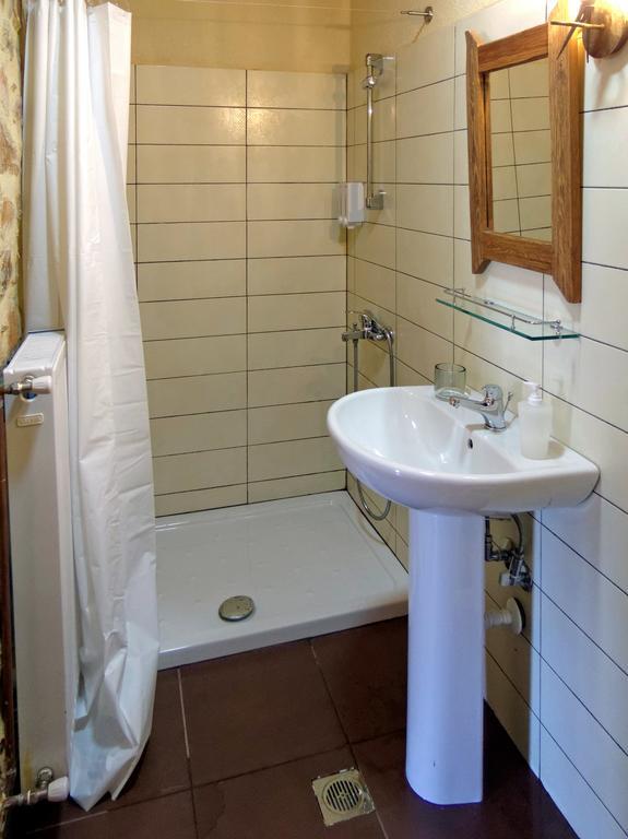 Nimbus Guesthouse Sidhirokhorion Phòng bức ảnh