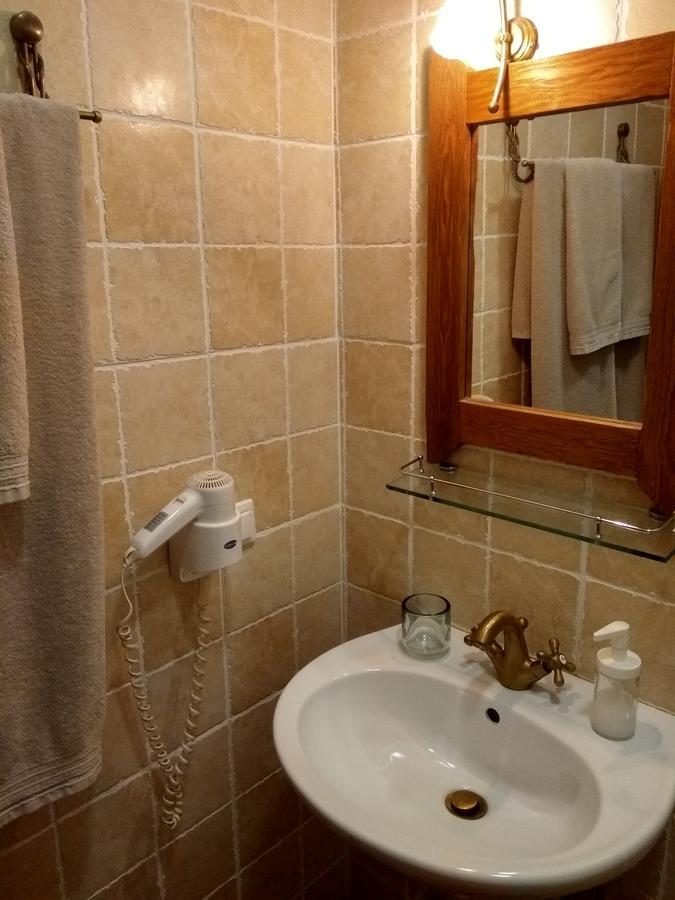 Nimbus Guesthouse Sidhirokhorion Ngoại thất bức ảnh