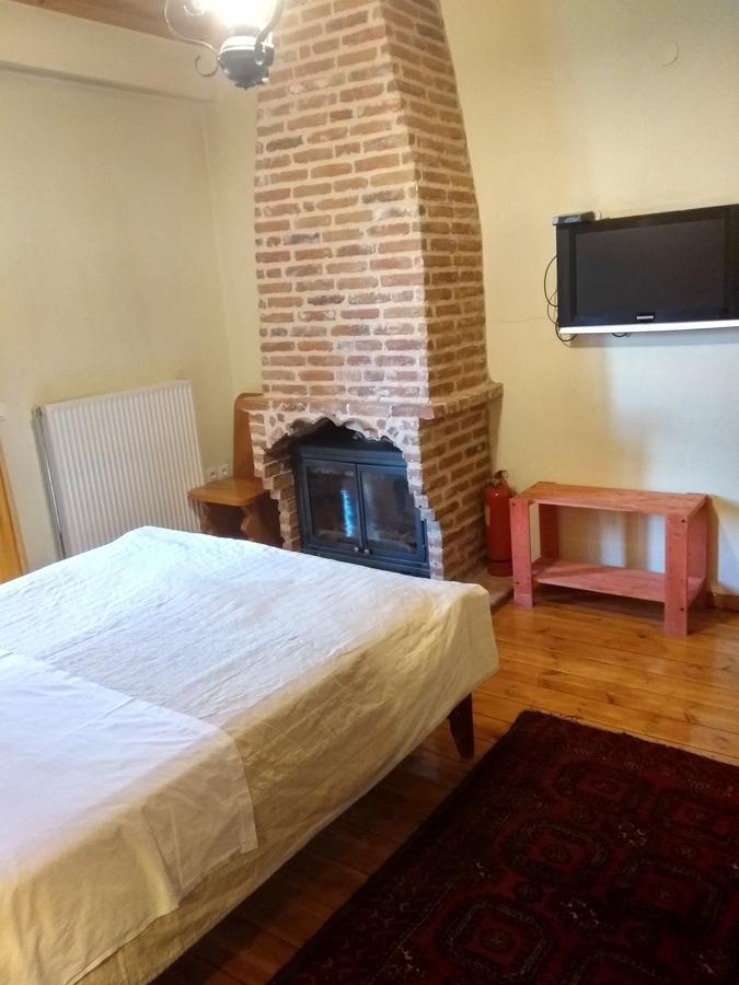 Nimbus Guesthouse Sidhirokhorion Ngoại thất bức ảnh