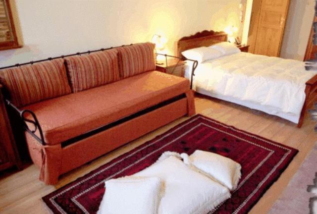 Nimbus Guesthouse Sidhirokhorion Ngoại thất bức ảnh